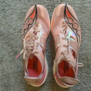 Saucony Endorphin Elite